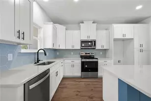 601 Fisher Dr, Bronson, FL 32621 - Photo 4