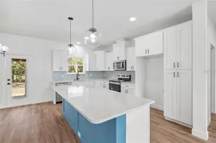 601 Fisher Dr, Bronson, FL 32621 - Photo 6