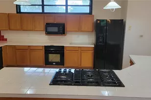 1014 SE 10th St, Gainesville, FL 32601 - Photo 6