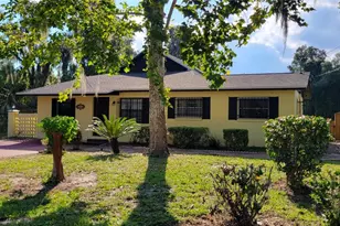 1014 SE 10th St, Gainesville, FL 32601 - Photo 2