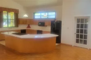 1014 SE 10th St, Gainesville, FL 32601 - Photo 4