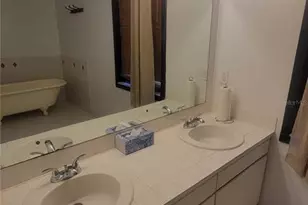 1014 SE 10th St, Gainesville, FL 32601 - Photo 10