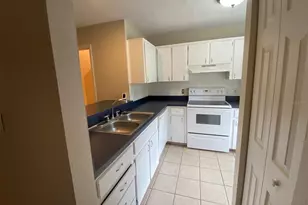 6138 SW 8th Ln, Gainesville, FL 32607 - Photo 6