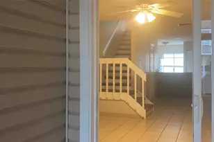 6138 SW 8th Ln, Gainesville, FL 32607 - Photo 2