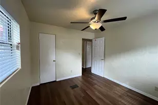 501 SE 14th St, Gainesville, FL 32641 - Photo 12