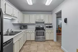 2746 SW 14th Dr, Gainesville, FL 32608 - Photo 14