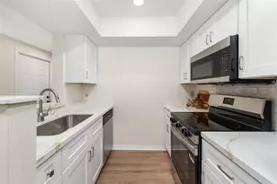 912 SW 57th Dr, Gainesville, FL 32607 - Photo 2