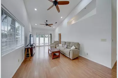 4361 NE 13th Terrace, Oakland Park, FL 33334 - Photo 12