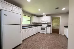 3706 SW 2nd Pl, Gainesville, FL 32607 - Photo 10