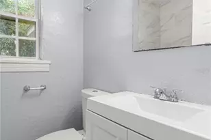 929 SE 9th Pl, Gainesville, FL 32601 - Photo 12