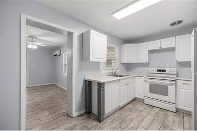 929 SE 9th Place, Gainesville, FL 32601 - Photo 8