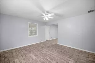 929 SE 9th Pl, Gainesville, FL 32601 - Photo 10