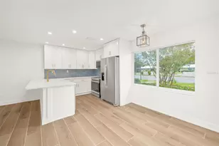 11254 W Bayshore Dr, Crystal River, FL 34429 - Photo 8