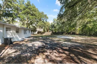 2511 NE 3rd Place, Gainesville, FL 32641 - Photo 22