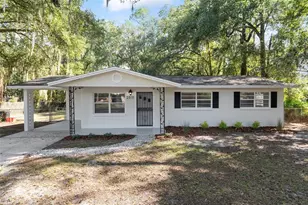2511 NE 3rd Pl, Gainesville, FL 32641 - Photo 2
