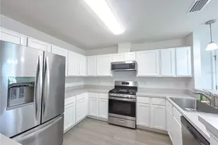 2738 SE 21st Rd, Gainesville, FL 32641 - Photo 4