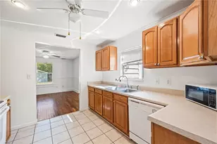 1241 NW 35th Ave, Gainesville, FL 32609 - Photo 12