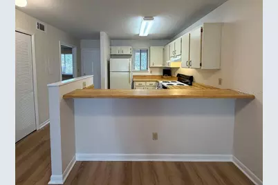 109 SE 16th Avenue #Q301, Gainesville, FL 32601 - Photo 2