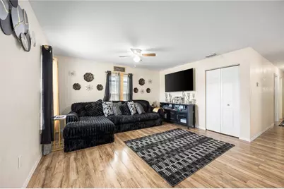 1322 NE 1st Avenue, Gainesville, FL 32641 - Photo 4