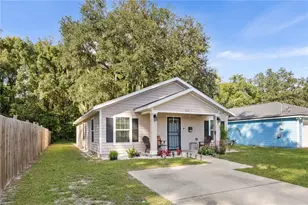 1322 NE 1st Ave, Gainesville, FL 32641 - Photo 2
