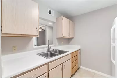 2360 SW Archer Road #506, Gainesville, FL 32608 - Photo 10