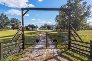 630 SW Marigold Pl, Fort White, FL 32038 - Photo 2