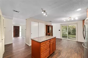 630 NW 34th St, Gainesville, FL 32607 - Photo 16