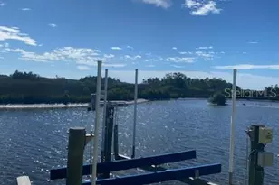 11550 W Bayshore Dr, Crystal River, FL 34429 - Photo 1