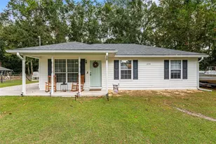 1233 SW 4th Ave, Trenton, FL 32693 - Photo 1