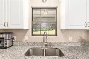 12719 NW 88th Pl, Alachua, FL 32615 - Photo 10