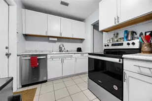 2418 NE 12th St, Gainesville, FL 32609 - Photo 6