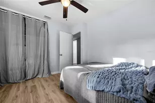 2418 NE 12th St, Gainesville, FL 32609 - Photo 14