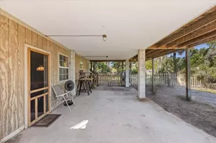 16791 Sandra St, Cedar Key, FL 32625 - Photo 10