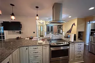 608 SW 80th Blvd, Gainesville, FL 32607 - Photo 4