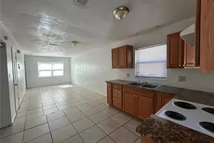 2614 SW 31st Pl, Gainesville, FL 32608 - Photo 2