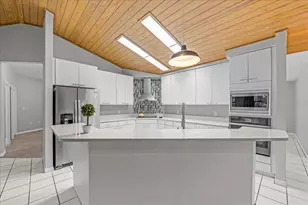 1326 NW 57th St, Gainesville, FL 32605 - Photo 16