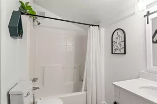 101 NE 9th St, Gainesville, FL 32601 - Photo 12