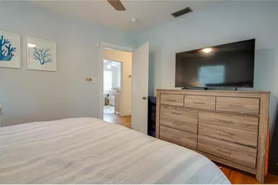 407 NE 8th Street, Gainesville, FL 32601 - Photo 14