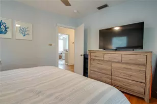 407 NE 8th St, Gainesville, FL 32601 - Photo 14