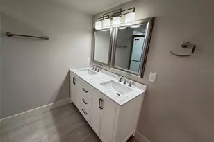 1217 NE 4 St, Gainesville, FL 32601 - Photo 16