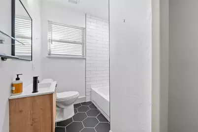 815 NE 12th Avenue, Gainesville, FL 32601 - Photo 22