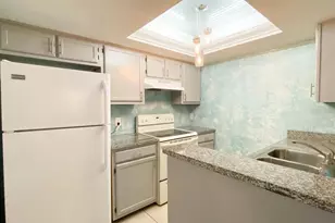 5855 SW 8th Pl, Gainesville, FL 32607 - Photo 4