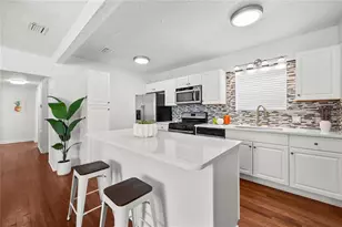 1316 NE 9th St, Gainesville, FL 32601 - Photo 6