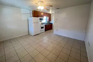 1406 SW 18th Pl, Gainesville, FL 32608 - Photo 2