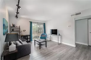 1700 SW 16th Ct, Gainesville, FL 32608 - Photo 2