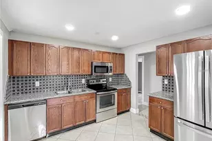 3702 W Reynolds St, Plant City, FL 33563 - Photo 8