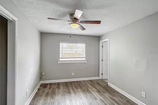 3702 W Reynolds St, Plant City, FL 33563 - Photo 10