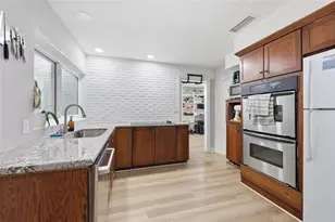 1417 NW 17th St, Gainesville, FL 32605 - Photo 8