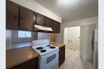 707 SW 68th Terrace #B, Gainesville, FL 32607 - Photo 4