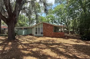 217 NW 36th Dr, Gainesville, FL 32607 - Photo 2